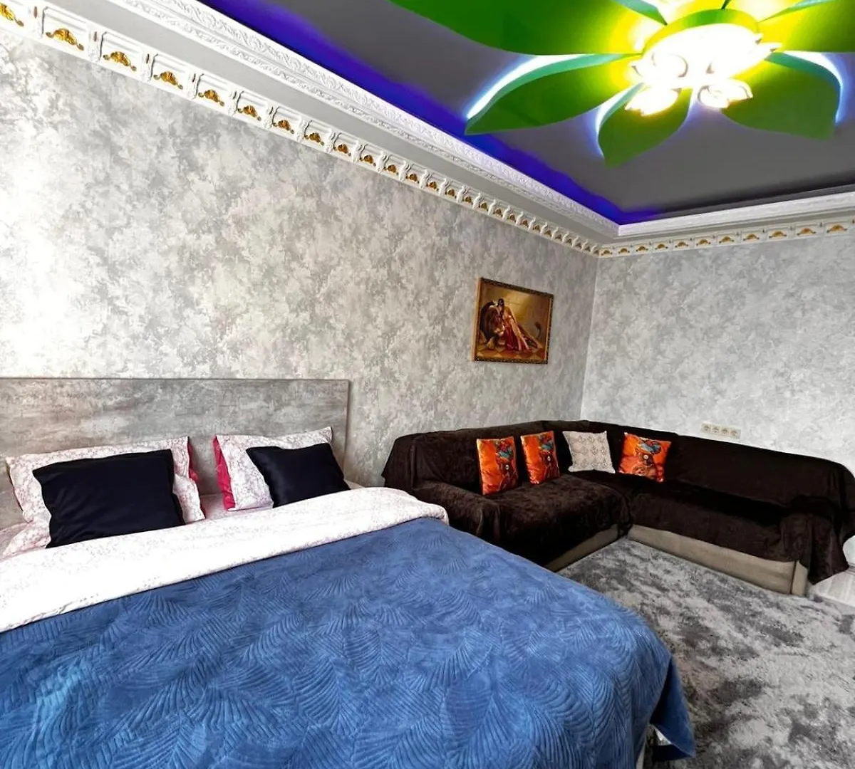 Cozy Apartment In The Center Almaty