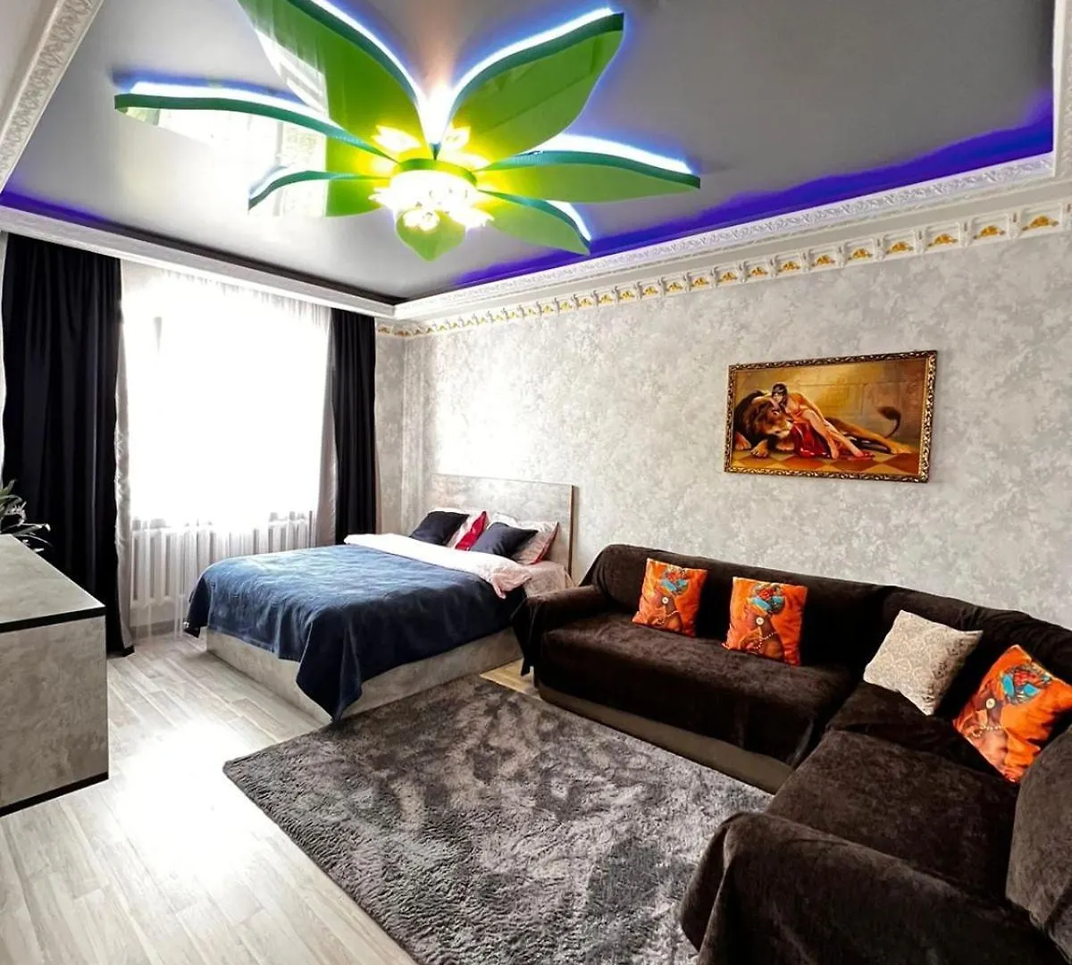 Cozy Apartment In The Center Almaty